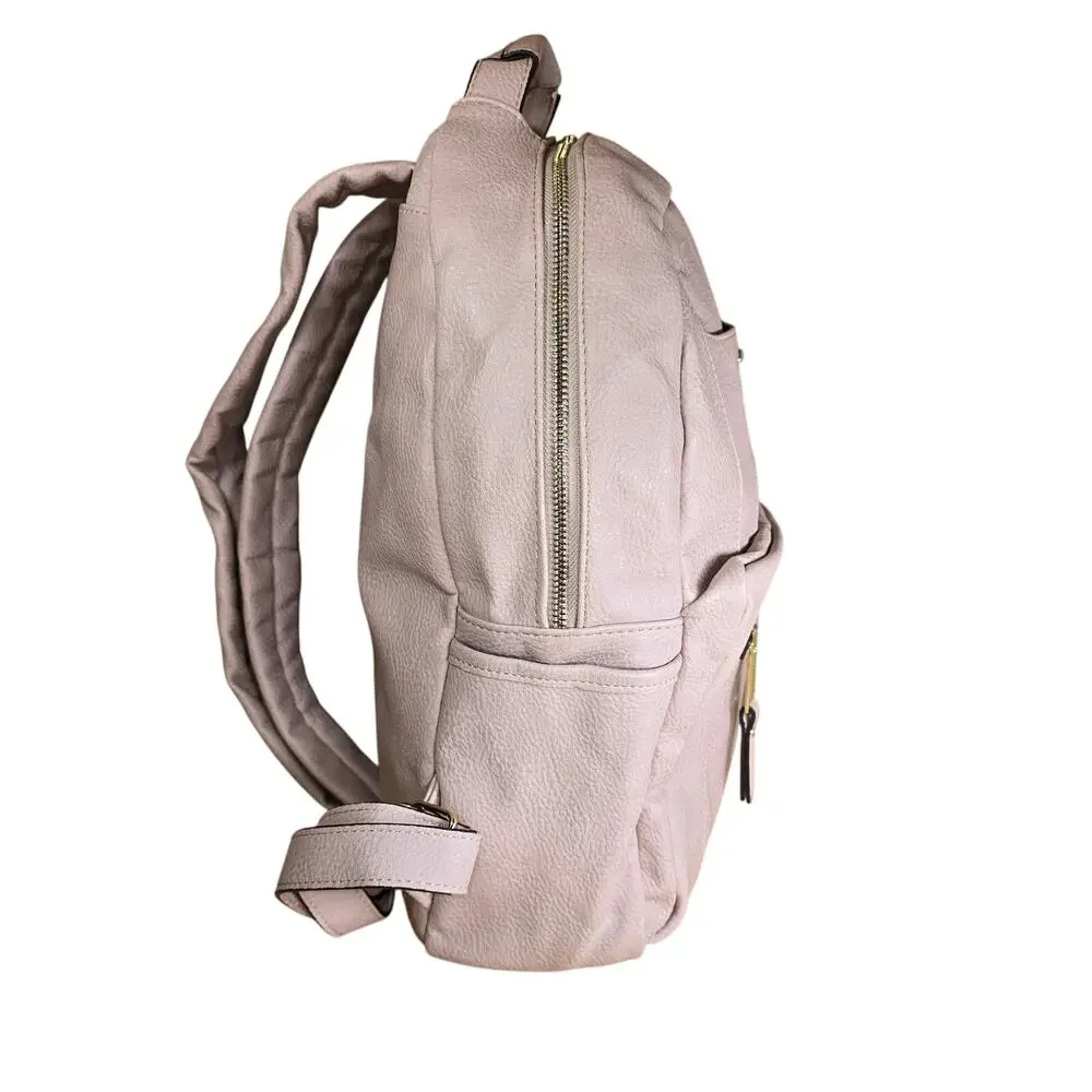 Steve Madden Pebbled Padded Fullsize Backpack 17x14x5. Gold Hardware.